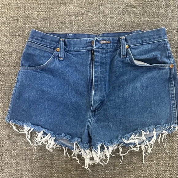 Wrangler Shorts - Picture 2 of 3